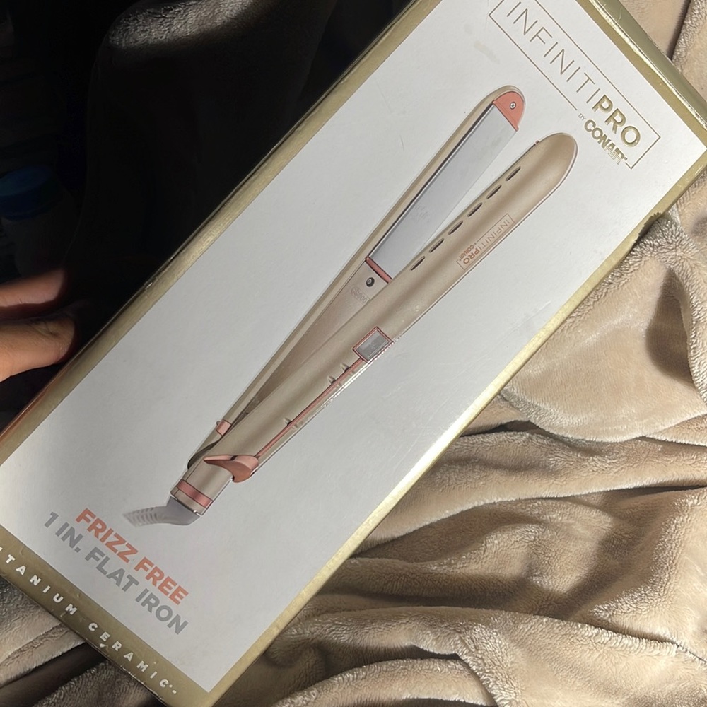 Infiniti Pro by conair ( hair straightener)